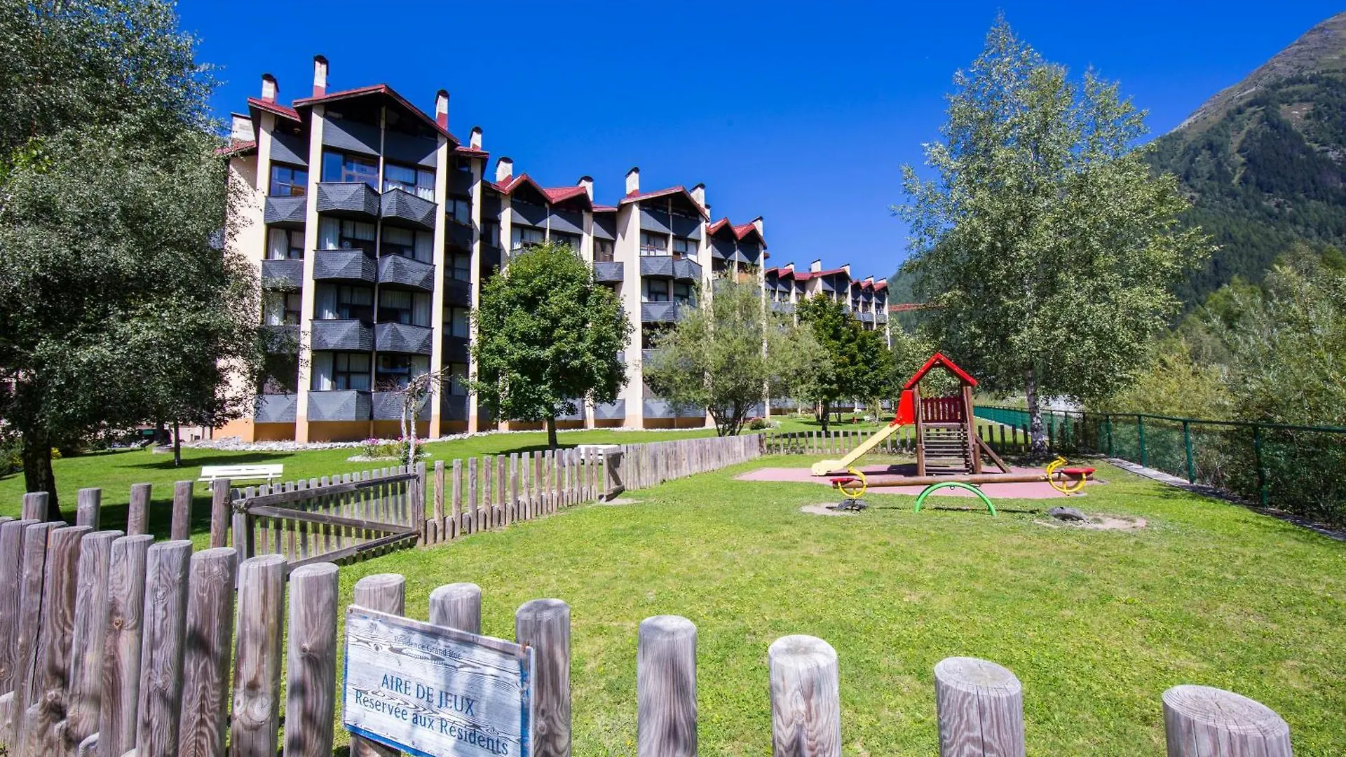 Apartment Residence Grand Roc - Campanules 015 - Happy Rentals Chamonix